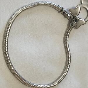 Sterling Silver Chamilia Disney Minnie 7.9” Bracelet D1